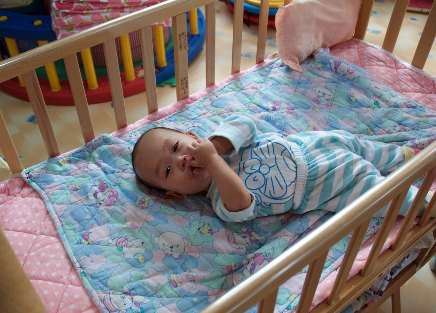 Crib & Blanket